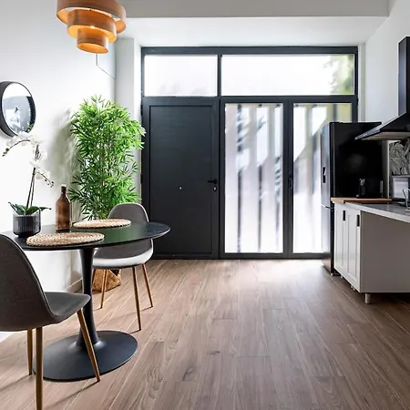 Апартаменты Loft Cr3a - Ground Near Arts & Science